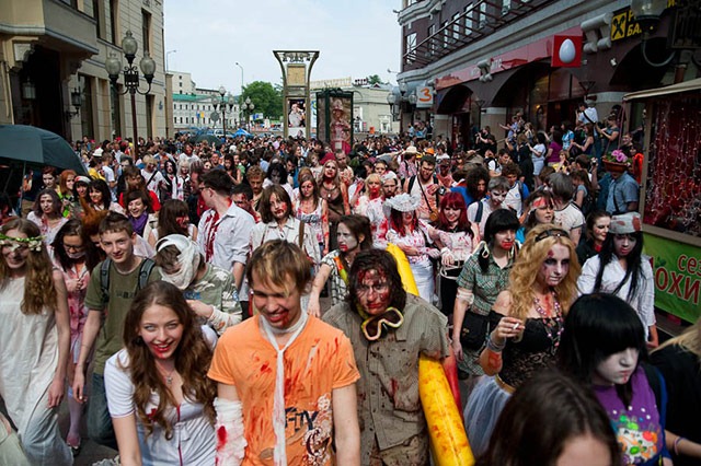 Moscow_Zombie_Parade_Mob