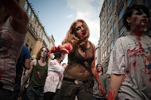 Moscow_Zombie_Parade_woman