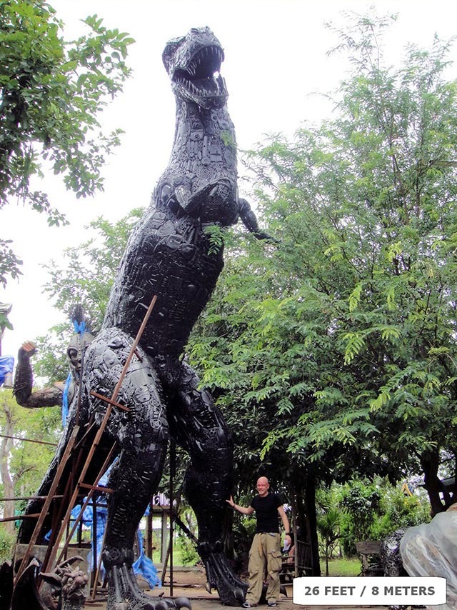 Tom-Samui-sculpture_recycled_metal_dinosaur