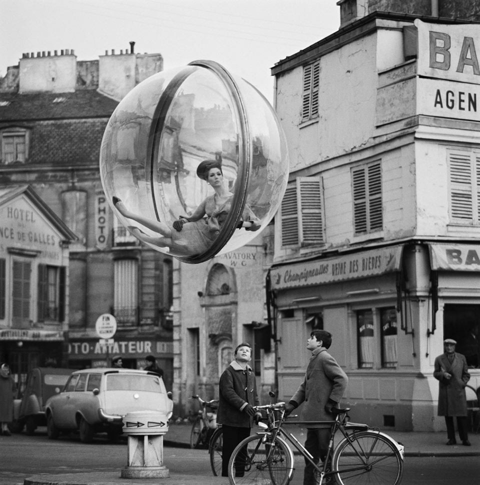 Melvin_Sokolsky_Bicycle_Street_Paris_1963