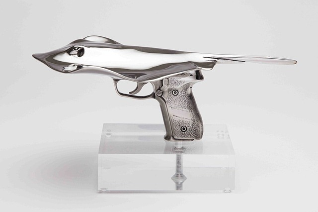 Shark-Gun-stainless-steel-sculptures-by-Chris-Schulz-Leopard_Ray-Gun